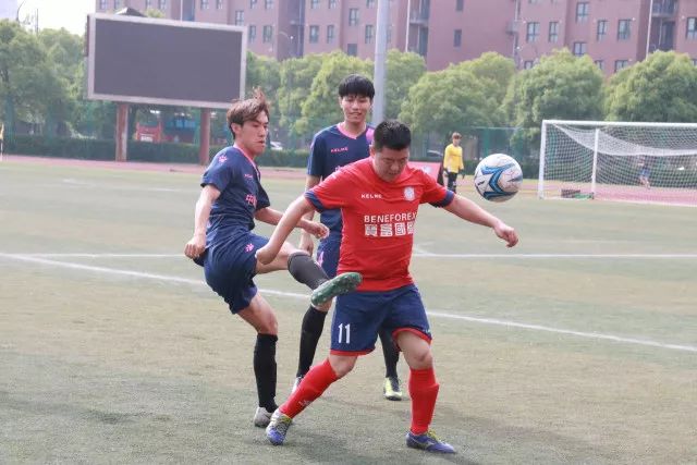 王文杰刷新国内男子半马最好成绩