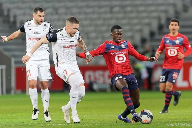 詹姆斯25+8浓眉20+14丁威迪首秀 湖人大胜活塞